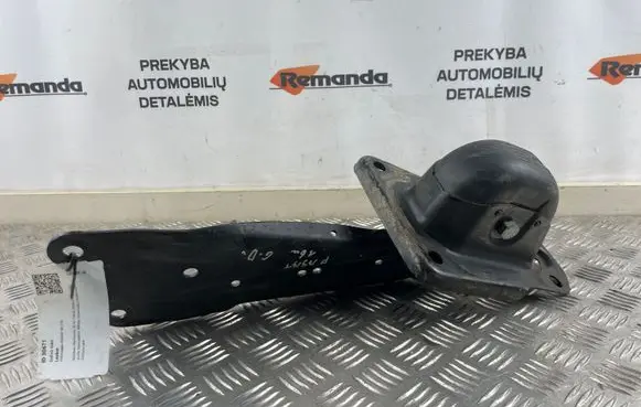Volkswagen PASSAT B8 Rear upper control arm/wishbone 5Q0505226