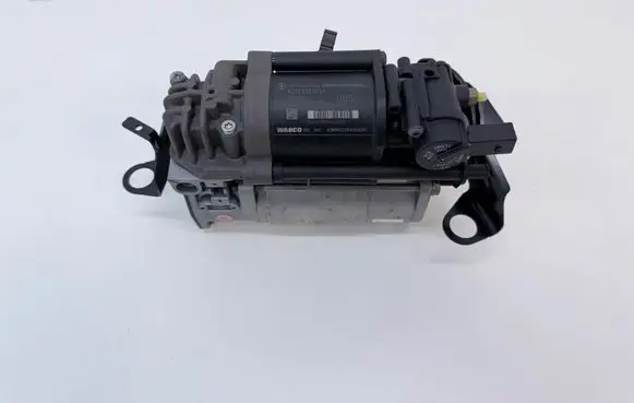 Mercedes-Benz E W212 Air suspension compressor/pump A2123200104 A2123200404