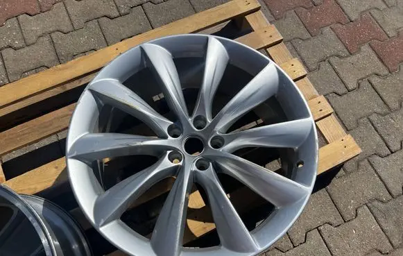 Tesla Model X R22 alloy rim 102724601D 102724600D