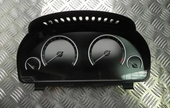 BMW 5 F10 F11 Speedometer (instrument cluster) 9342804 B839