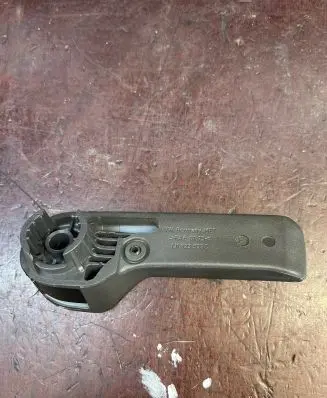 Engine bonnet (hood) release handle