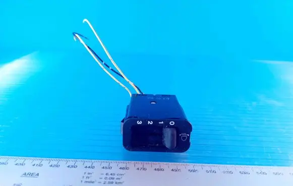 Honda HR-V Headlight level height control switch M10588