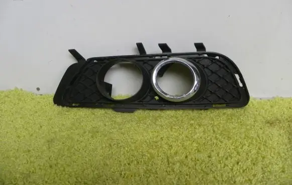 Mercedes-Benz E W212 Front bumper lower grill 2128850823