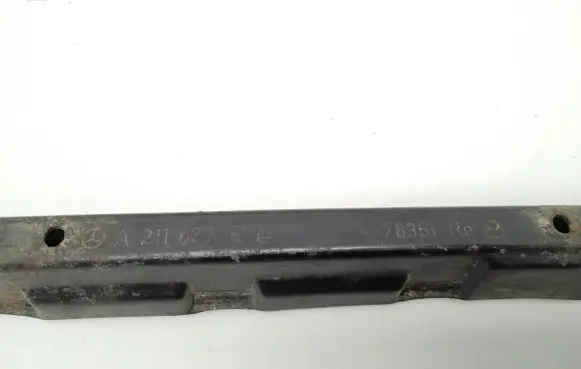 Front bumper mounting bracket