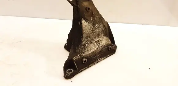 Volkswagen PASSAT B5.5 Engine mounting bracket 8D0199308AB