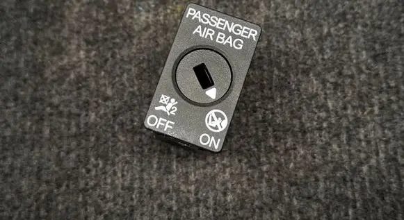 Volkswagen Taigo Passenger airbag on/off switch 5Q0919237
