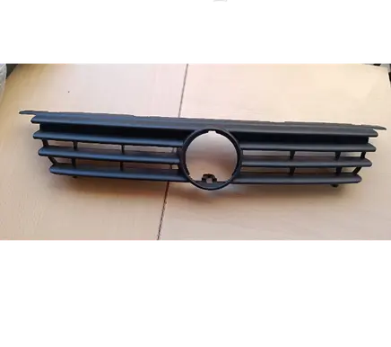 Volkswagen PASSAT B4 Front bumper upper radiator grill 