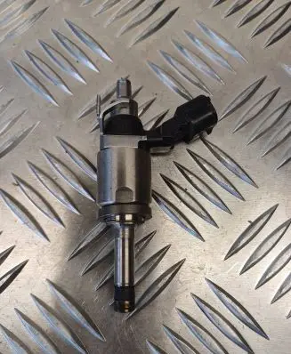 Renault Kangoo II Fuel injector AN0170 07415