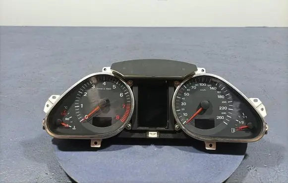 Audi A6 Allroad C6 Speedometer (instrument cluster) 