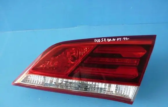 Hyundai i40 Tailgate rear/tail lights 924043z600