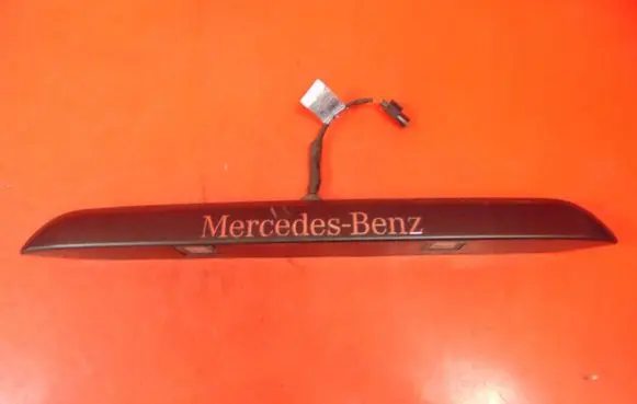 Mercedes-Benz Vito Viano W447 Trunk door license plate light bar OM622951