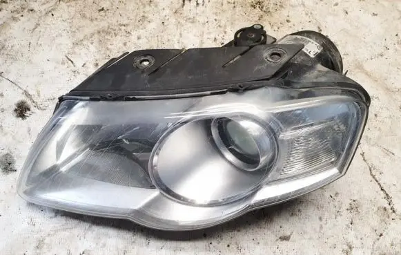 Volkswagen PASSAT B6 Headlight/headlamp