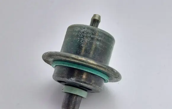 Rover 200 XV Fuel pressure regulator