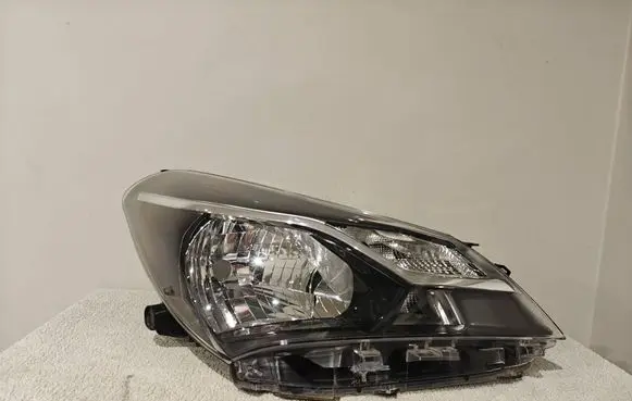 Toyota Yaris Headlight/headlamp 0D1950D196 0D19500196