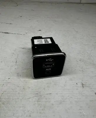 Jeep Compass USB socket connector 5XG28DX9AC