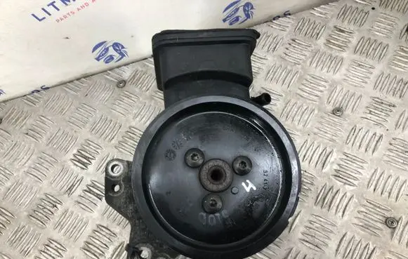 BMW 5 E39 Power steering pump 7787106 32417787106