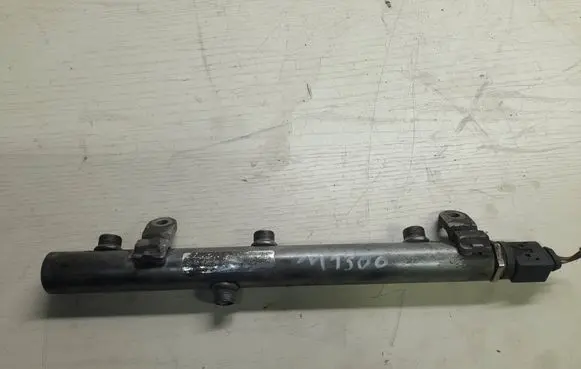 Mercedes-Benz E C207 W207 Fuel line pipe 