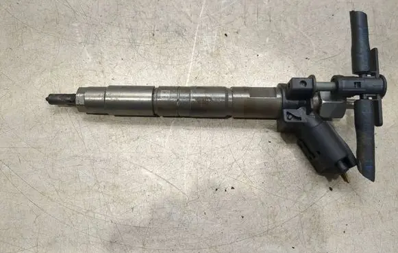 BMW 5 E60 E61 Fuel injector 779787705 0445116001 080906