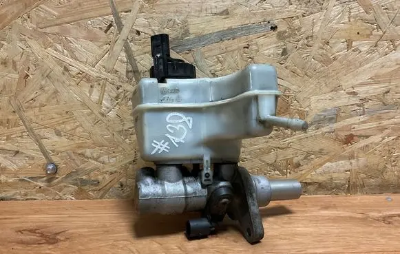 Volkswagen PASSAT B6 Master brake cylinder 03350886761