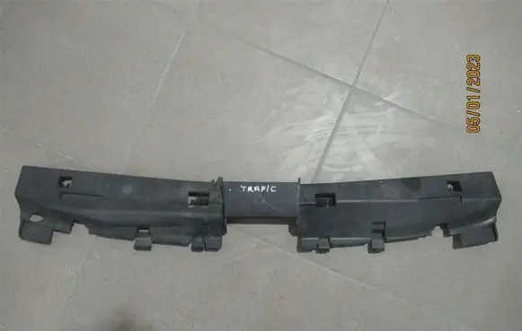Renault Trafic II (X83) Radiator trim 93854399