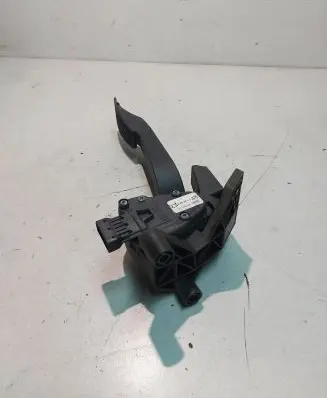 Opel Combo C Accelerator throttle pedal 9129423 6PV00811000