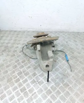 BMW 5 E39 Rear wheel hub spindle/knuckle 