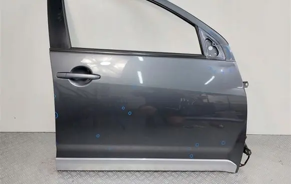Mitsubishi Outlander Front door