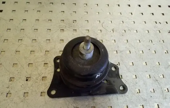 Volkswagen Polo IV 9N3 Engine mount bracket 6Q0199262BD