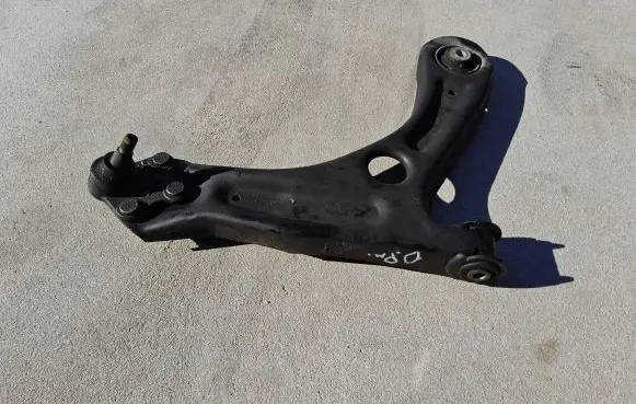 Skoda Citigo Front lower control arm/wishbone 1S0407152