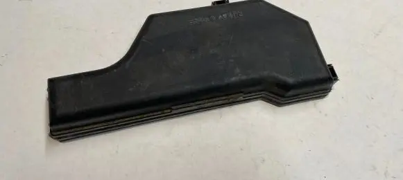 Lexus IS 200-300 Fuse box cover 8266253021