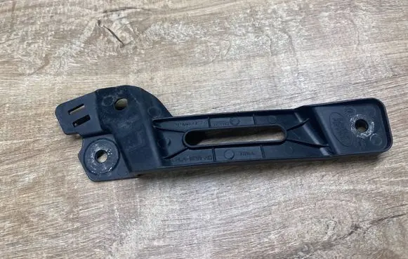 Land Rover Range Rover Sport L494 Fender mounting bracket CPLA16291AD