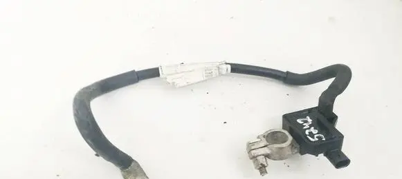 Volkswagen PASSAT B7 Positive cable (battery) 1K0915181F