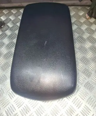 Toyota RAV 4 (XA40) Armrest 5882342010