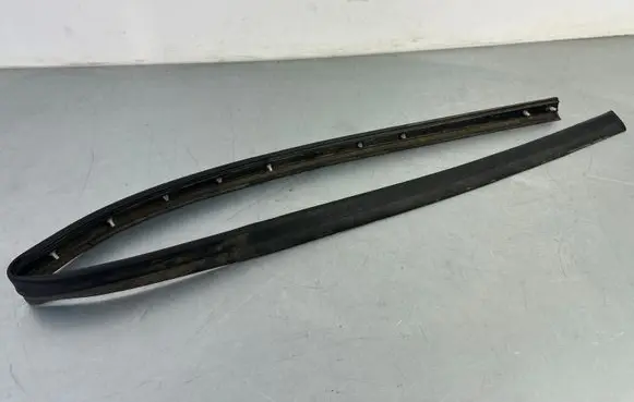 Volkswagen Touareg III Front door rubber seal 760837119