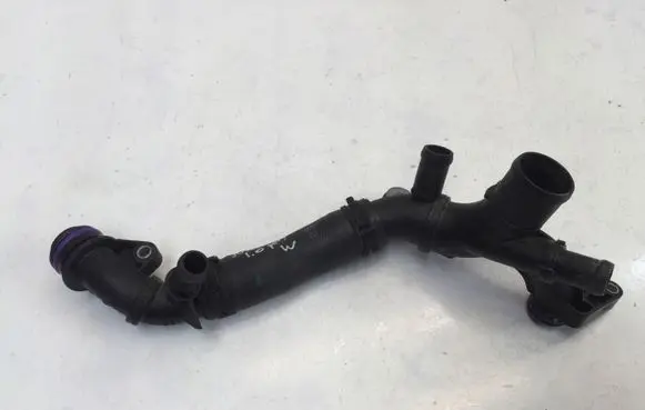 Nissan Juke II F16 Engine coolant pipe/hose 210477334R A2822032400