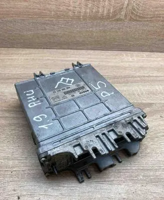 Volkswagen PASSAT B5 Engine control unit/module ECU 028906021EG 0281001557