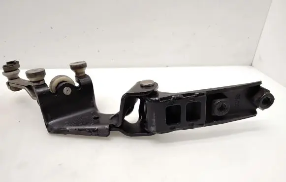 Volkswagen Transporter - Caravelle T5 Sliding door middle roller runner 7H0843336D