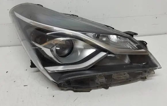 Toyota Yaris Headlight/headlamp 