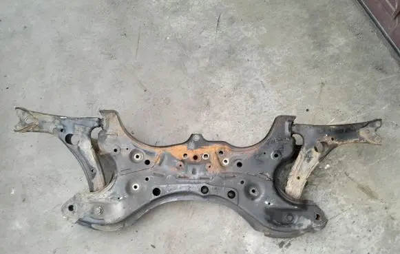 Toyota Corolla Verso E121 Front subframe