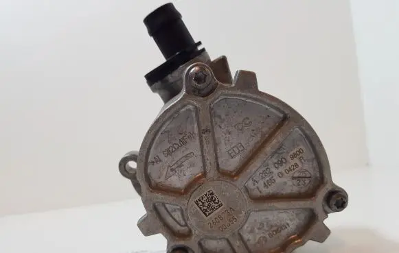 Nissan Qashqai J12 Vacuum pump A2820909800 A282090