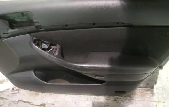 Toyota Avensis T250 Front door card panel trim