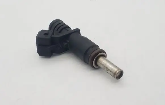 BMW 5 E60 E61 Fuel injector 7531634 7016B01403