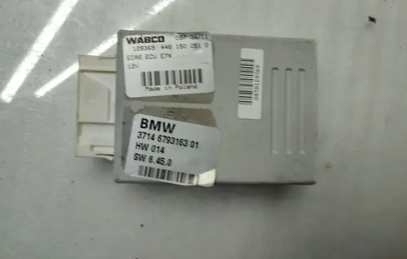 BMW X5 E70 Air suspension control unit module (rear) 6793163