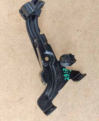 BMW 1 F20 F21 Other engine bay part 11618602082 8602082