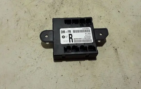 Dodge Durango Door control unit/module 68316560AB