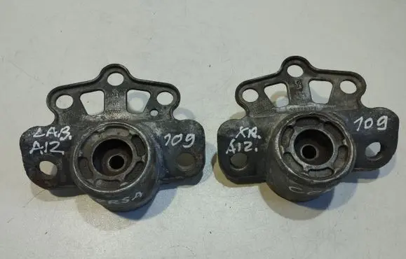 Opel Corsa D Front shock absorber mounting bracket 629333121