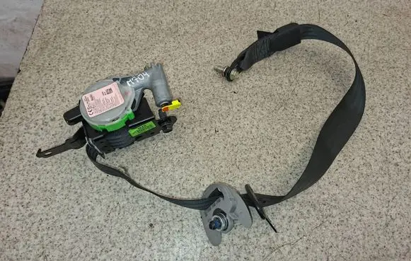 KIA Optima Front seatbelt 888102T40087