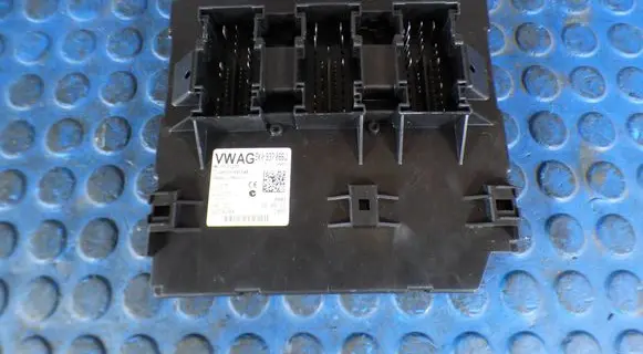 Volkswagen Jetta VI Comfort/convenience module CART5K0937086J 5K0937086J 5WG50284