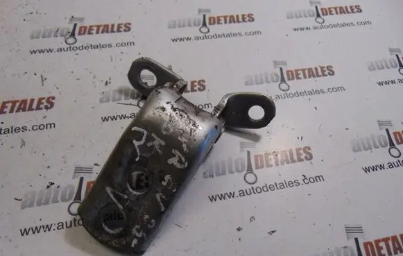 Toyota Previa (XR30, XR40) II Front door upper hinge