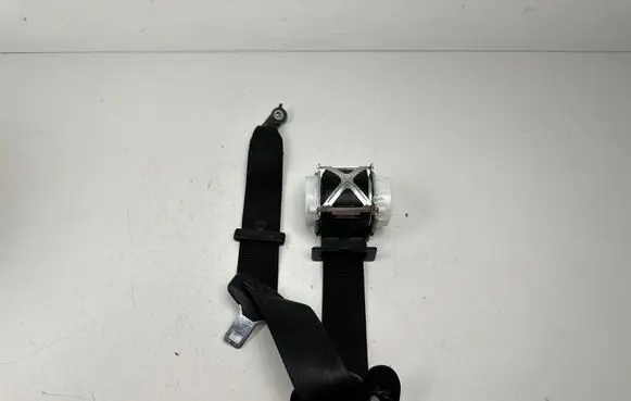 BMW 3 F30 F35 F31 Front seatbelt 33052214